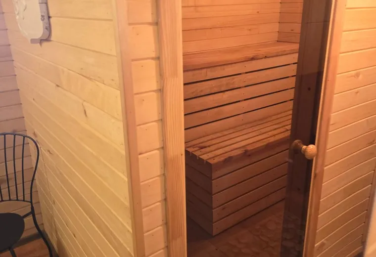 Si Namai Himalajų druskų ir šviesos terapijos kambarys